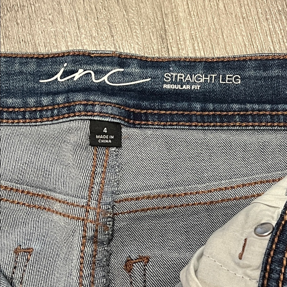 Inc Straight Leg Regular Fit Leopard Print/Silver Accents Distressed Jeans, sz 4 - Picture 6 of 8